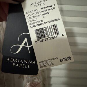 Adrianna Papell Dress. Size 6.Never worn.